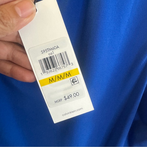 Calvin Klein Women’s Sleeveless Royal Blue Blouse Keyhole Front Back Size Medium - Picture 11 of 12